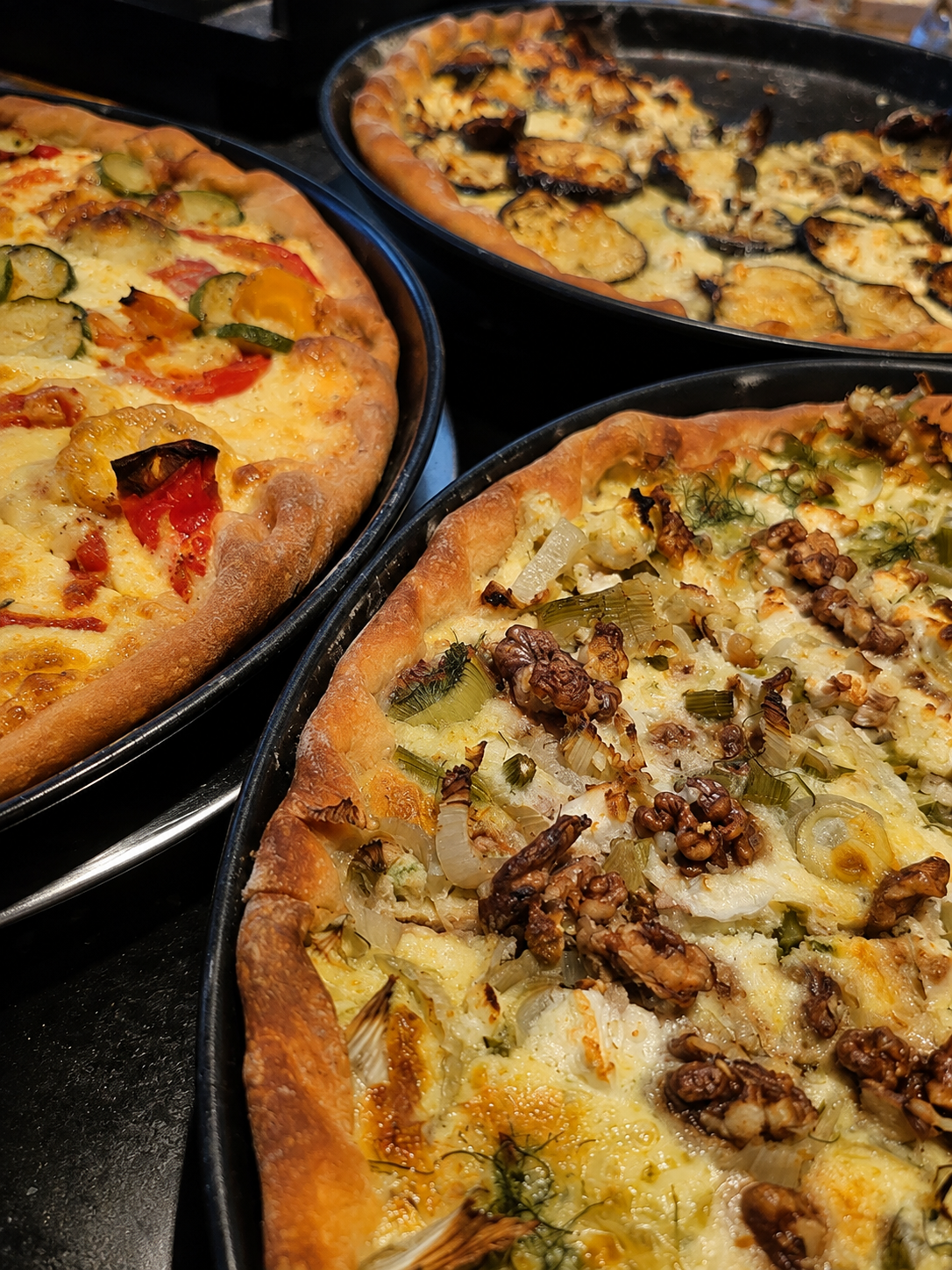 Hausgemachte vegetarische Quiches